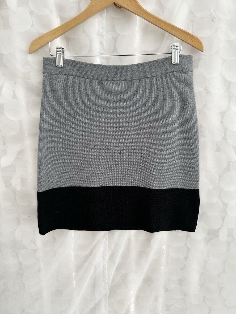 Ann Taylor Loft Black Gray Color Block Knit Skirt Medium Career Wool Blend MIDI